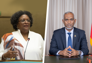 ބާބެޑޯސްގެ ބޮޑުވަޒީރާއި އެ ޤައުމުގެ ސަރުކާރުގެ ފަރާތްޕުޅުން ޚާއްޞަ މެހެމާންދާރީއެއް ރައީސް އަދާކުރައްވައިފި