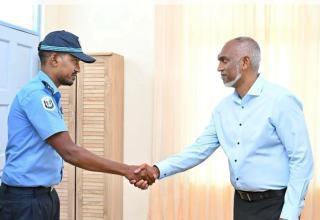 ރައީސުލްޖުމްހޫރިއްޔާ ޑރ. މުޙައްމަދު މުޢިއްޒު