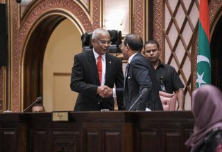 ރައީސް އިބްރާހިމް މުހައްމަދު ސާލިހް އާއި ކުރީގެ ރައީސް މުހައްމަދު ނަަޝީދު