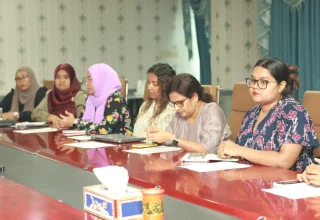 ޖެނެރޭޝަނަލް ބޭން އާއި ގުޅިގެން ޖަމިއްޔާތަކާއިއެކު މަޝްވަރާކުރުން