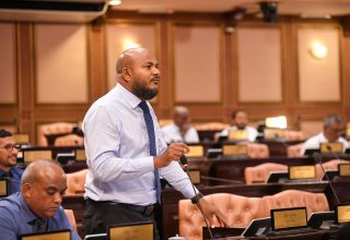 ޕީއެންސީގެ ނައިބު ރައީސް އަދި ބާރަށު ދާއިރާގެ މެމްބަރު އިބްރާހިމް ޝުޖާއު/ ފޮޓޯ: މަޖިލިސް