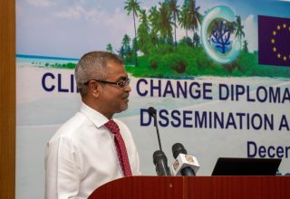 މިނިސްޓަރ އޮފް ކްލައިމެޓް ޗޭންޖް، އެންވާރަމަންޓް އެންޑް އެނަރޖީ ޠާރިޤް އިބްރާހީމް.