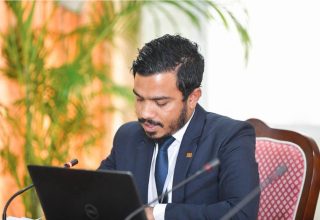 ގއ. ގެމަނަފުށި ދާއިރާގެ މެމްބަރު އަސަދުﷲ ޝިހާބު/ ފޮޓޯ: މަޖިލިސް