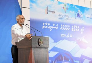 މުލީ އެއާޕޯޓު ރަސްމީކޮށް ހުޅުވުން.