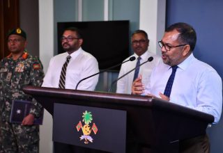 ފޮރިން މިނިސްޓަރ ވަޒީރު މޫސާ ޒަމީރު