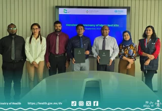 އެމްޕޮކްސް އަށް ޓެސްޓު ކުރުމަށް ބޭނުންވާ ޓެސްޓް ކިޓްތައް ހެލްތު މިނިސްޓްރީއަށް ހަދިޔާ ކުރުން