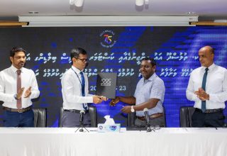 އެއްބަސްވުމުގައި ސޮއިކުރުން: ފޮޓޯ/ ސްޓެލްކޯ
