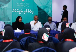 ރައީސުލްޖުމްހޫރިއްޔާ ޑރ. މުޙައްމަދު މުޢިއްޒު