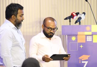ކިއު ސްޓަޑީ މޯލްޑިވްސް ރަސްމީކޮށް ޒެޑެކްސް ސްޓަޑީ އެބްރޯޑް އަށް ރީބްރޭންޑު ކުރުން/ ފޮޓޯ: ފައިލް