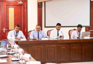 ބަޖެޓު ދިރާސާ ކުރާ ކޮމެޓީގެ ބައްދަލުވުމުގެ ތެރެއިން : ފޮޓޯ މަޖިލިސް