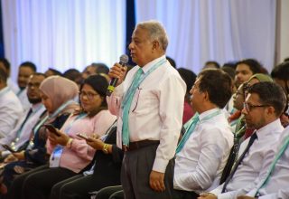 ރައްޔިތުންގެ މަޖިލީހުގެ ނައިބު ރައީސް އަދި އޭދަފުށީ ދާއިރާގެ މެމްބަރު އަހުމަދު ސަލީމް