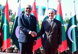 ރައީސް ޑރ. މުހައްމަދު މުޢިއްޒު ޕާކިސްތާނަށް ކުރައްވާ ދަތުރުފުޅުގެ ތެރެއިން، ފޮޓޯ: ރައީސް އޮފީސް