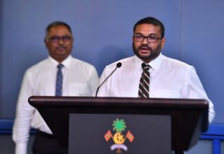ޑިފެންސް މިނިސްޓަރު ޣައްސާން މައުމޫން