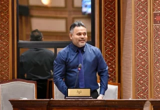 މަސްވެރިކަމާއި ބެހޭ ވަޒީރު އަހްމަދު ޝިޔާމް ރައްޔިތުންގެ މަޖިލީހުގައި.