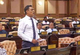 ހުޅުމާލެ ދެކުނު ދާއިރާގެ އެމްޑީޕީގެ މެންބަރު ޑރ. އަހުމަދު ޝަމްހީދު:----ފޮޓޯ: މަޖިލިސް