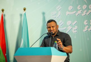 ޕީއެންސީ ހަރުގެ ޖަލްސާގެ ތެރެއިން --- ވަން ފޮޓޯ: ހަމްދާން އަހުމަދު