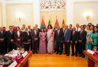 މޯލްޑިވްސް ސްރީލަންކާ ޖޮއިންޓު ކޮމިޝަން ބައްދަލުވުމުގެ ތެރެއިން: ފޮޓޯ/ ފޮރިން މިނިސްޓްރީ