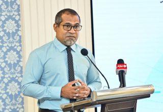 ހެލްތު މިނިސްޓަރ އަބްދުﷲ ހަލީލް... ފޮޓޯ: ދިޔަރެސް