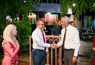 ރައީސް ޑރ. މުހައްމަދު މުއިއްޒާއި ފޮރިން މިނިސްޓަރ އަބްދުﷲ ޚަލީލް/ ފޮޓޯ: ރައީސް އޮފީސް