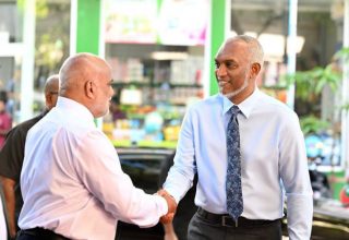 ރައީސުލްޖުމްހޫރިއްޔާ ޑރ. މުހައްމަދު މުއިއްޒާއި، މިނިސްޓަރ ޑރ. އަލީ ހައިދަރު