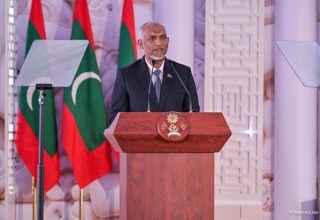 ގައުމީ ދުވަހުގެ ރަސްމީ ޖަލްސާގައި ރައީސް ޑރ. މުހައްމަދު މުއިއްޒު ވާހަކަފުޅު ދައްކަވަނީ-- ފޮޓޯ: ރައީސް އޮފީސް