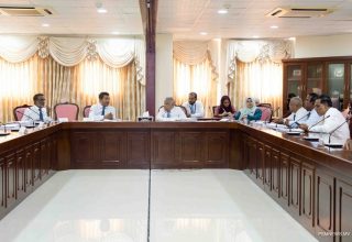 މާލީއްޔަތު ކޮމެޓީގެ ބައްދަލުވުމުގެ ތެރެއިން: ފޮޓޯ މަޖިލިސް