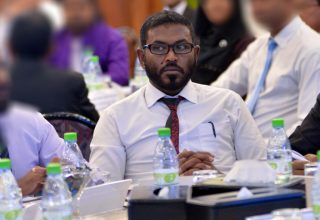 މިނިސްޓްރީ އޮފް ކްލައިމެޓް ޗޭންޖް، އެންވަޔަރަންމަންޓް އެންޑް އެނަރޖީގެ ޑެޕިއުޓީ މިނިސްޓަރު އަލްއުސްތާޛު މުހައްމަދު ރާޣިބު އަހްމަދު