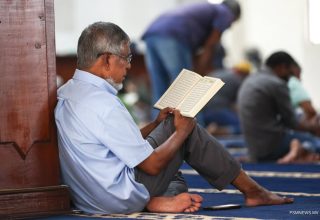 ރަމަޟާންމަހަކީ ފާފަފުއްސެވުމުގެ މޫސުމެއް؛ ރަމަޟާންމަހުގެ މަތިވެރިކަމާއި މާތްކަން ދަމަހައްޓާން ޖެހޭނެ: ހުތުބާ  -- ފޮޓޯ | ޕީއެސްއެމް