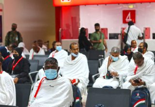 ހައްޖަށް ދާ ފަރާތްތަކަށް މިހާރު އޮންނަ ޑޮލަރުގެ ލިމިޓުގެ އިތުރުން 1750 އެމެރިކާ ޑޮލަރުގެ ލިމިޓެއް