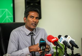އެޗްޑީސީގެ ކުރީގެ މެނޭޖިން ޑިރެކްޓަރ ފަޒުލް ރަޝީދު --- - ފޮޓޯ: އަވަސް