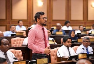 ޕީއެންސީގެ ޕީޖީ ލިޑަރު އަދި އިނގުރައިދޫ ދާއިރާގެ މެމްބަރު އިބްރާހިމް ފަލާހު:/ފޮޓޯ: މަޖިލިސް