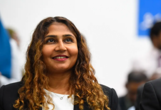 ސުޕްރީމް ކޯޓުގެ ކުރީގެ ފަނޑިޔާރު ޑރ. އަޒްމިރަލްދާ ޒާހިރު/ ފޮޓޯ: މިހާރު