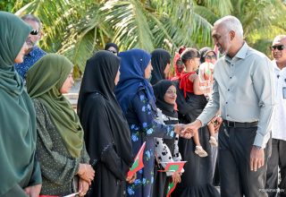 ރައީސް ޑރ މުހައްމަދު މުއިއްޒު ހިރިމަރަދޫއަށް ކުރެއްވި  ދަތުރުފުޅުގެ ތެރެއިން: ފޮޓޯ ރައީސް އޮފީސް