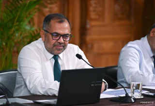 ފިނޭސް މިނިސްޓަރ މޫސާ ޒަމީރު: ފޮޓޯ ރައީސް އޮފީސް