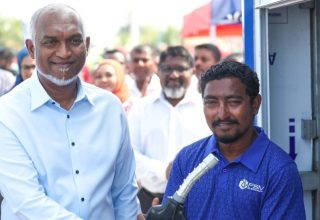 މަސްވެރިންނަށް އަގުހެޔޮކޮށް ތެޔޮ ފޯރުކޮށްދިނުމަަށް ގާއިމްކުރި ޝެޑް ރައީސް ހުޅުވައިދެއްވުން --- ފޮޓޯ | ޕީއެސްއެމް