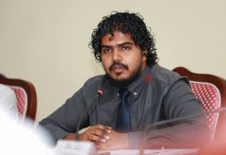 ރައްޔިތުންގެ މަޖިލީހުގެ ހިތަދޫ މެދު ދާއިރާގެ މެންބަރު އަހްމަދު އަޒާން/ ފޮޓޯ: ދިޔަރެސް