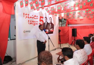 ޖުމްހޫރީ ޕާޓީއިން ކުޅުދުއްފުށީގައި ބޭއްވި ކެމްޕެއިން ޖަލްސާގައި ގާސިމް ވާހަކަދައްކަވަނީ.