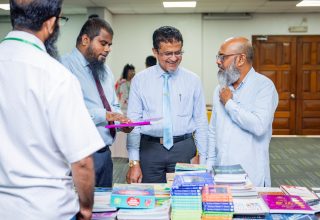 މިދިޔަ އަހަރު ބޭއްވި މައުރިފާ ފޮތް މައުރަޒުގެ ތެރެއިން-- ފޮޓޯ: އިސްލާމިކް މިނިސްޓްރީ