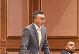 ހިތަދޫ ދެކުނު ދާއިރާގެ މެމްބަރު އިބްރާހިމް ނާޒިލް-- ފޮޓޯ/ މަޖިލިސް