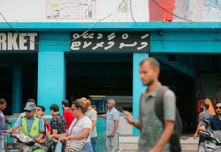 ލޯކަލް މާރުކޭޓު ހުރި ބިމުގައި މަސްމާރުކޭޓެއް ---  ފޮޓޯ: ދައުރު