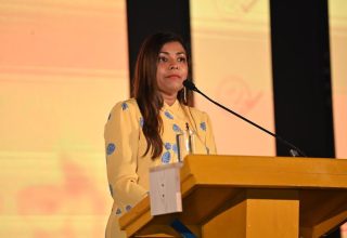 އައްޑޫ މީދޫ ދާއިރާގެ ކުރީގެ މެމްބަރު ރޮޒެއިނާ އާދަމް/ ފޮޓޯ: މަޖިލިސް