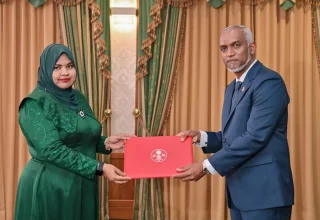 ފުލުހުންގެ ބަންދުގައި ހުރި އެންވަޔަރަމެންޓު މިނިސްޓްރީގެ ކުރީގެ ސްޓޭޓް މިނިސްޓަރު، ފާތިމަތު ޝަމްނާޒް އަލީ ސަލީމް