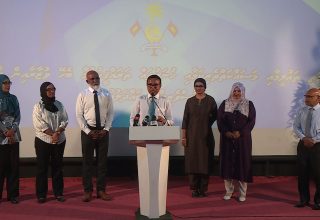 މިނިސްޓަރ އޮފް ހަޔަރ އެޑިޔުކޭޝަން، ލޭބަރ އެންޑް ސްކިލްސް ޑިވެލޮޕްމަންޓް ބޭއްވި ނޫސްވެރިންގެ ބައްދަލުވުން.