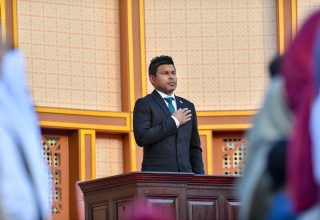 ނައިބުރައީސް ލަތީފް، ގައުމީ ސަލާމާއެިކު ރަސްމިއްޔާތު ފެށިވަގުތު: ފޮޓޯ/ ރައީސް އޮފީސް