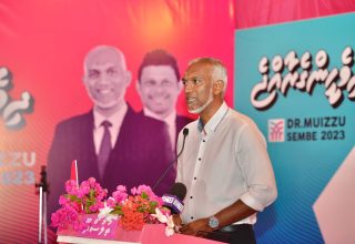 ޑރ މުއިއްޒުގެ ކެމްޕެއިން ޖަލްސާގެ ތެރެއިން.