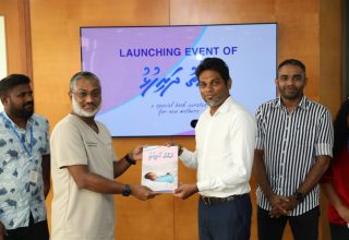 "ތުއްތު ދަރިފުޅު" ފޮތް ތައާރަފް ކުރުމުގެ ރަސްމިއްޔާތު: ފޮޓޯ/ އެސްޓީއޯ