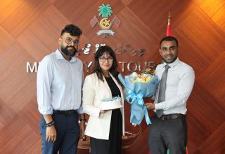 މަޓާޓޯގެ ރައީސް ގިޔާސް އަދި ސީއީއޯ ސޫޒަމް ޓޫރިޒަމް މިނިސްޓަރު ފައިސަލްއާއި އެކު/ ފޮޓޯ: މަޓާޓޯ