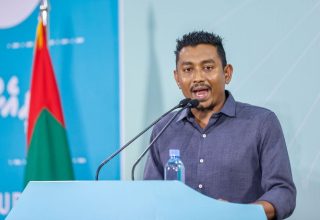 ފުނަދޫ ދާއިރާގެ މެންބަރު މަމްދޫހް ޕީއެންސީގެ  ޖަލްސާއެއްގައި ވާހަކަދައްކަވަނީ: ފޮޓޯ/ ހަތާވީސް