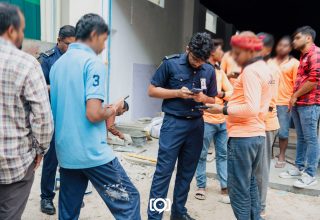 އިމިގްރޭޝަނާއި ފުލުހުން ގުޅިގެން ހުޅުމާލޭގައި ކުރިއަށް ގެންދިޔަ އޮޕަރޭޝަންގެ ތެރެއިން/ ފޮޓޯ: ވަގުތު