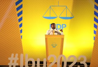 ރައްޔިތުންގެ މަޖިލީހުގެ ނިލަންދޫ ދާއިރާގެ މެމްބަރު ރިޒާ: ފޮޓޯ ރައީސް ސާލިޙްގެ ކެމްޕެއިން ޓީމް
